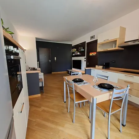 Bg House - Con Giardino E Garage Privato דירה